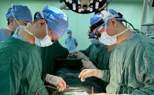 新宝配资 奇迹！心脏停跳338分钟后，7岁男孩“完美”重生！