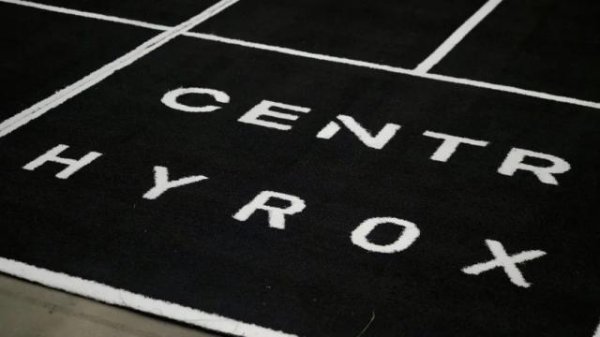 纵信优配 HYROX在中国，与时间赛跑